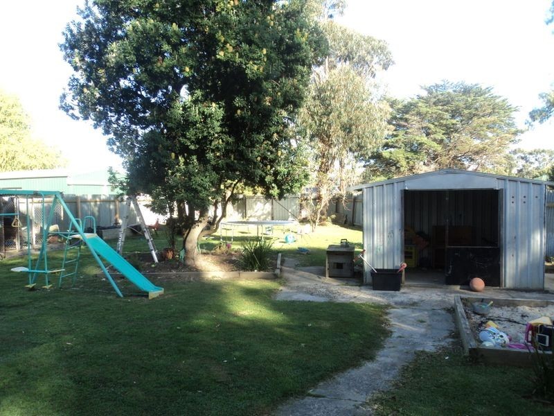 6 Lorrine Parade, Broadford VIC 3658