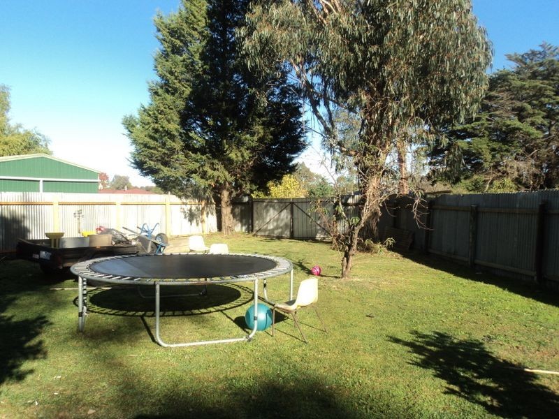 6 Lorrine Parade, Broadford VIC 3658