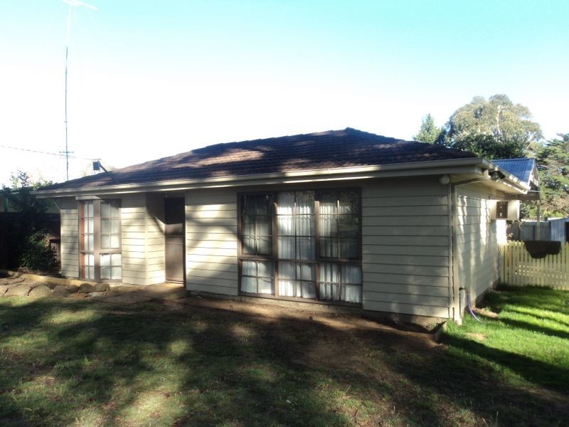 6 Lorrine Parade, Broadford VIC 3658