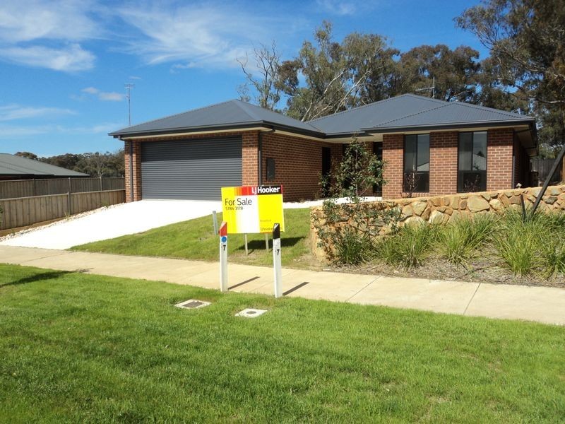 2 Grange Drive, Broadford VIC 3658