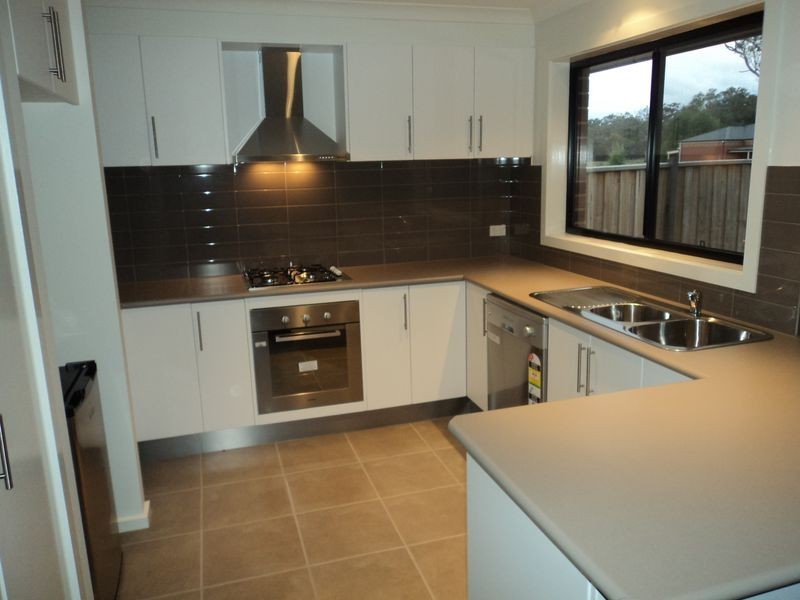 2 Grange Drive, Broadford VIC 3658