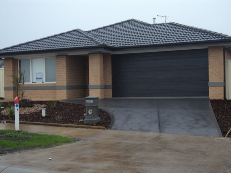 24 Mikada Boulevard, Kilmore VIC 3764
