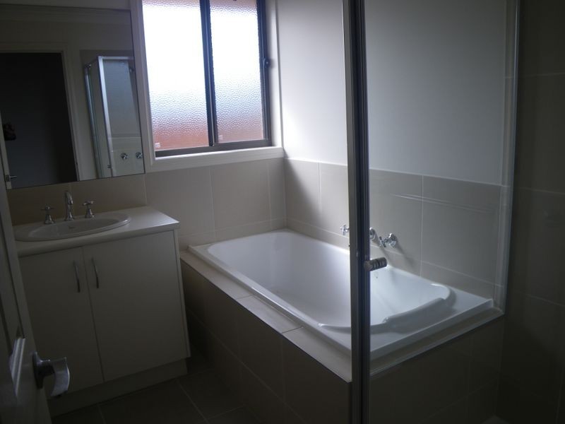 6 Grange Drive, Broadford VIC 3658