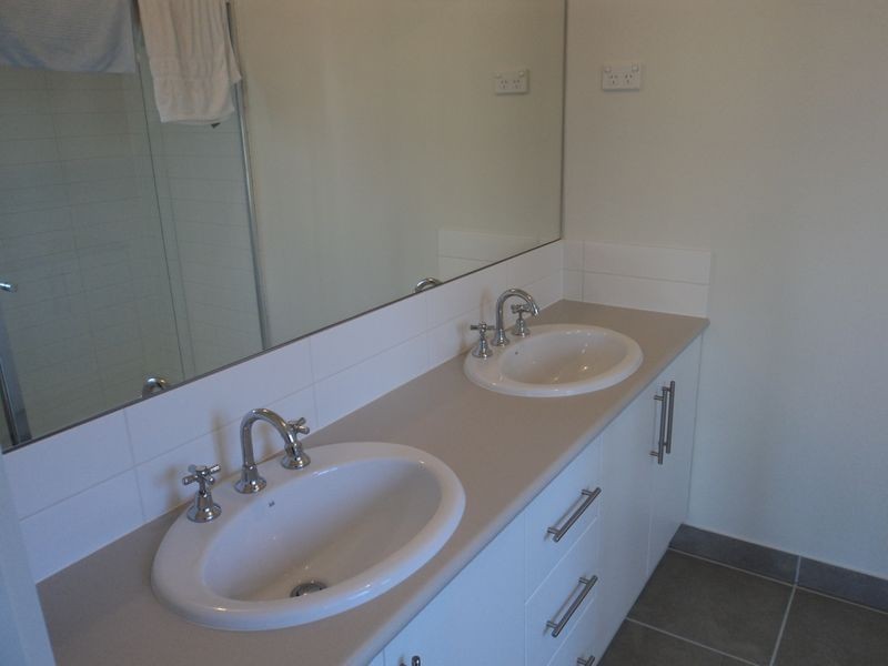 17 Grange Drive, Broadford VIC 3658