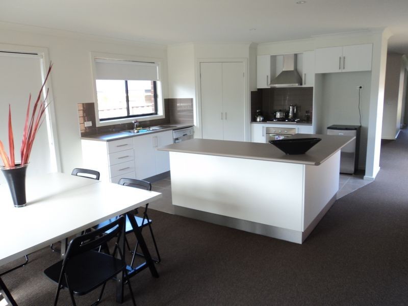 17 Grange Drive, Broadford VIC 3658