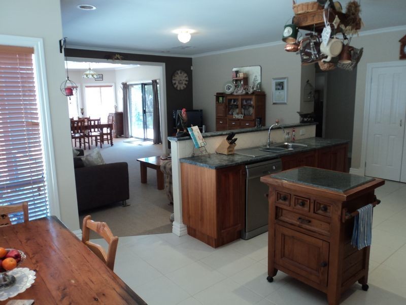 10 Hopkins way, Wallan VIC 3756