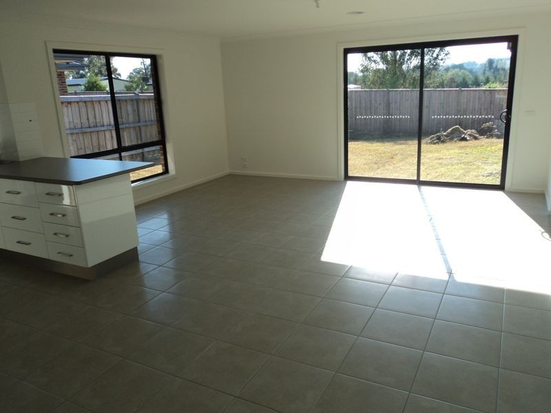 13 Grange Drive, Broadford VIC 3658