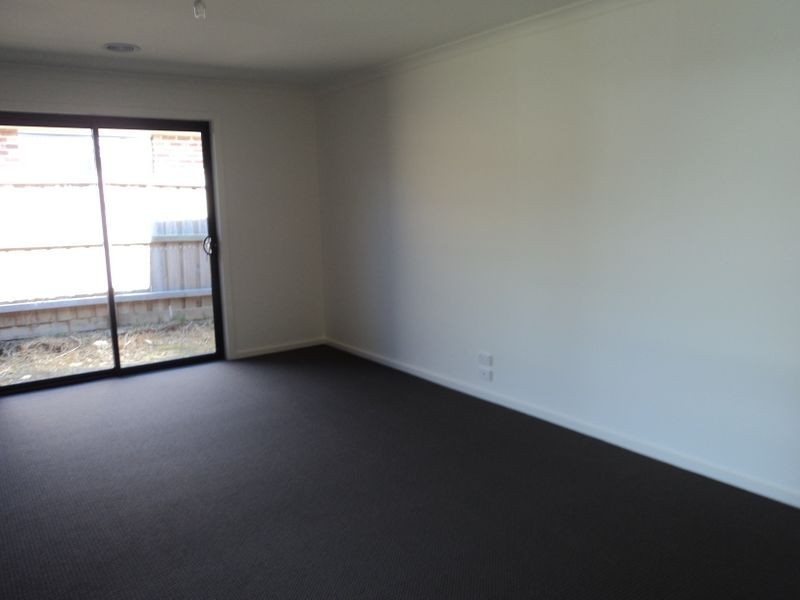 13 Grange Drive, Broadford VIC 3658