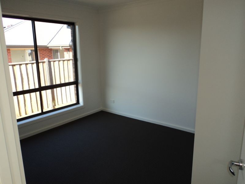 13 Grange Drive, Broadford VIC 3658