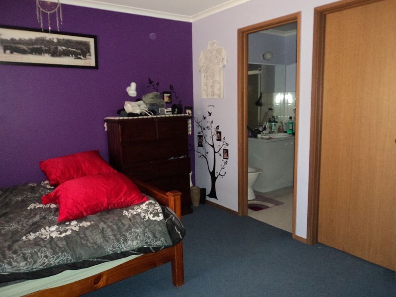 50 Casey Crescent, Broadford VIC 3658