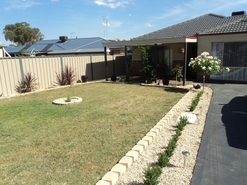 9 Greenwood Rise, Broadford VIC 3658