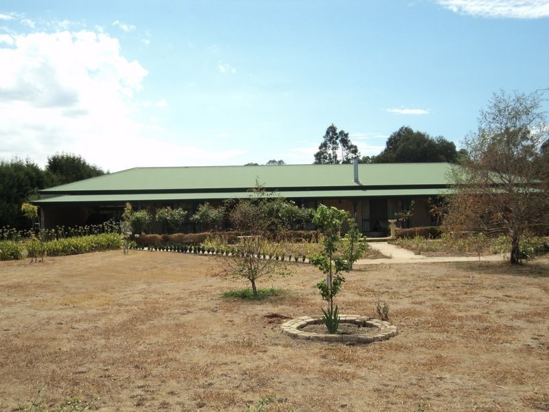 35 Casey Cres, Broadford VIC 3658