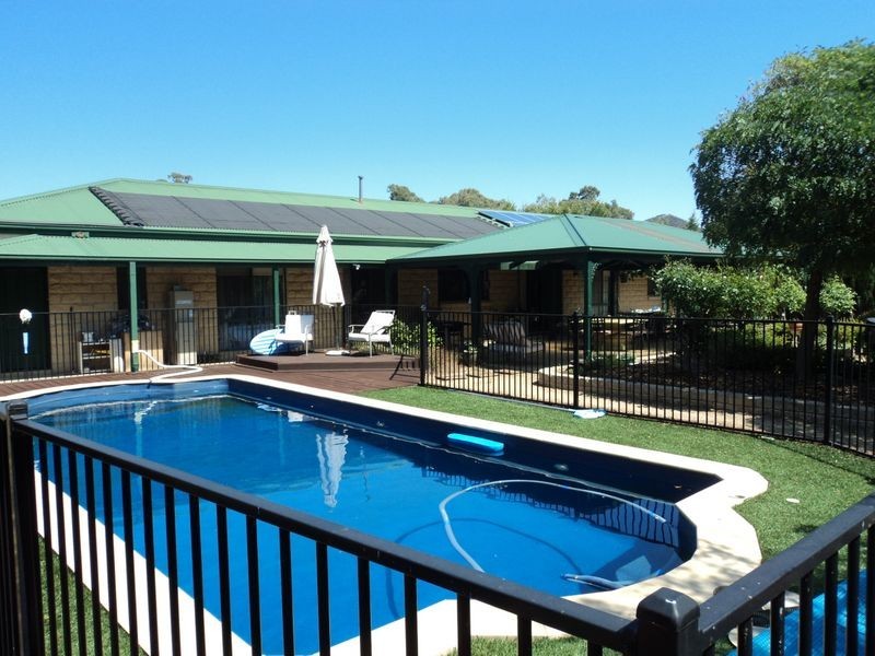 35 Casey Cres, Broadford VIC 3658