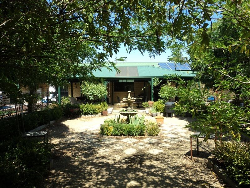 35 Casey Cres, Broadford VIC 3658