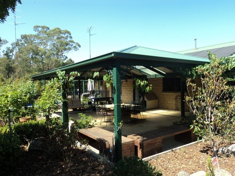 35 Casey Cres, Broadford VIC 3658