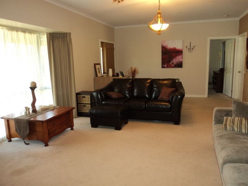 35 Casey Cres, Broadford VIC 3658