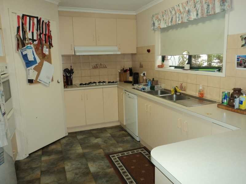 14 Mylson Ave, Broadford VIC 3658