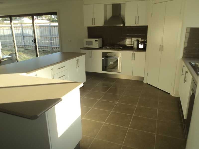 22 Grange Drive, Broadford VIC 3658