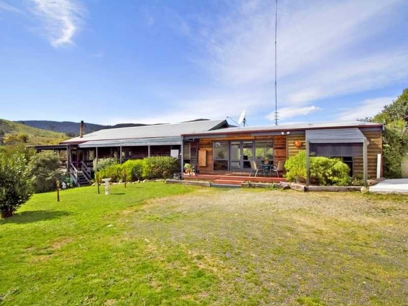 490 Davis Road, Broadford VIC 3658
