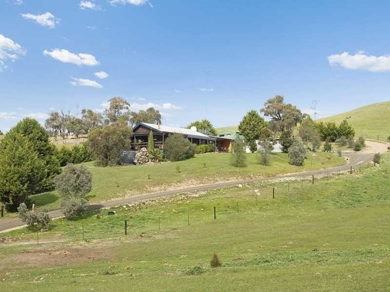 490 Davis Road, Broadford VIC 3658