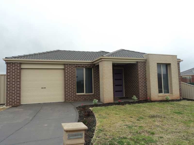 8 Finlay Ct, Kilmore VIC 3764