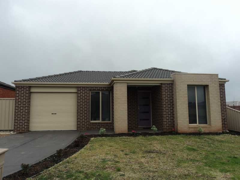 8 Finlay Ct, Kilmore VIC 3764