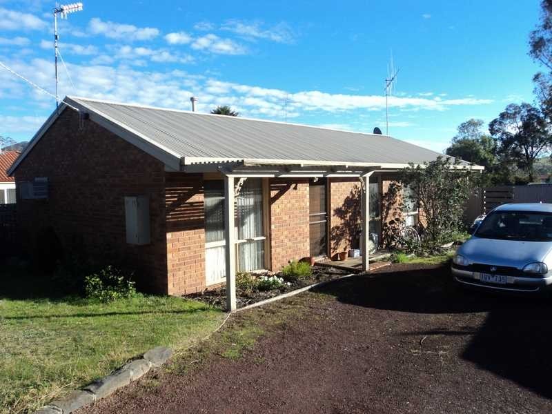 13 Mylson Avenue, Broadford VIC 3658