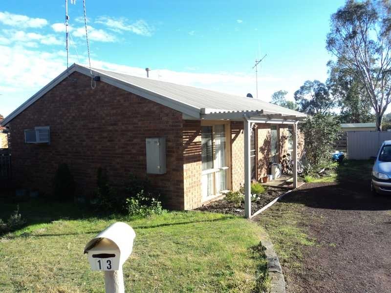 13 Mylson Avenue, Broadford VIC 3658