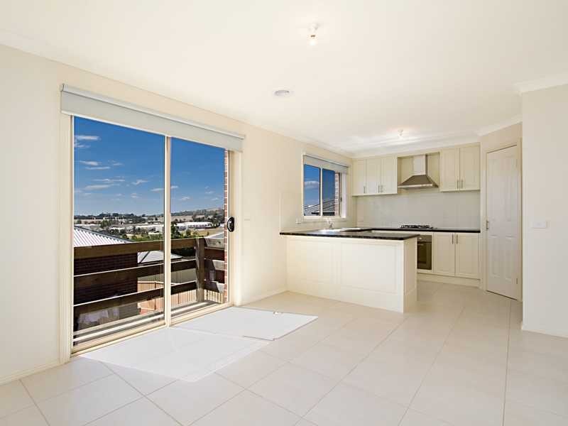 8 Chrystobel Way, Kilmore VIC 3764