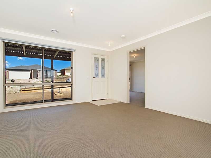 8 Chrystobel Way, Kilmore VIC 3764