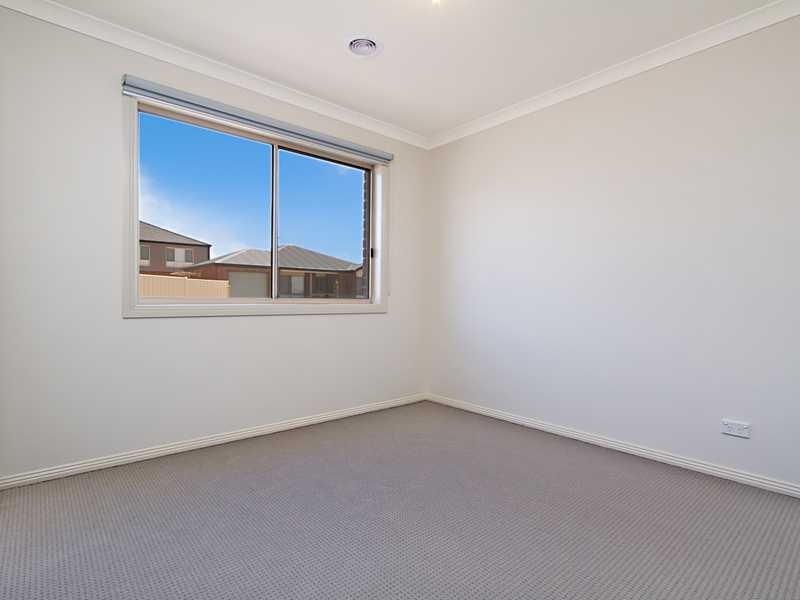 8 Chrystobel Way, Kilmore VIC 3764