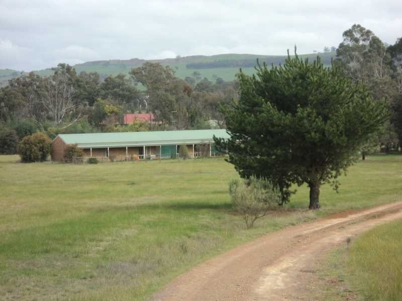 86 Wallis Rd, Broadford VIC 3658