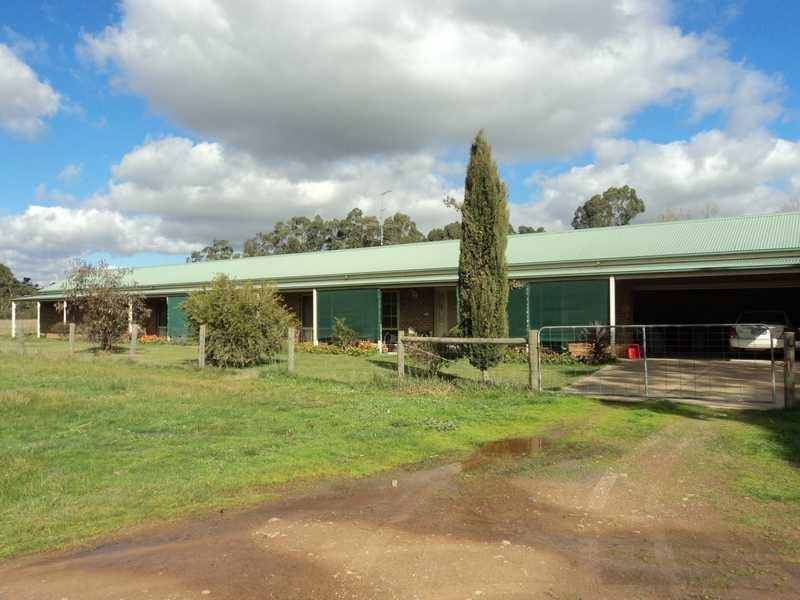 86 Wallis Rd, Broadford VIC 3658