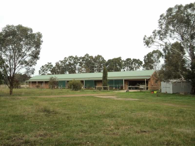 86 Wallis Rd, Broadford VIC 3658