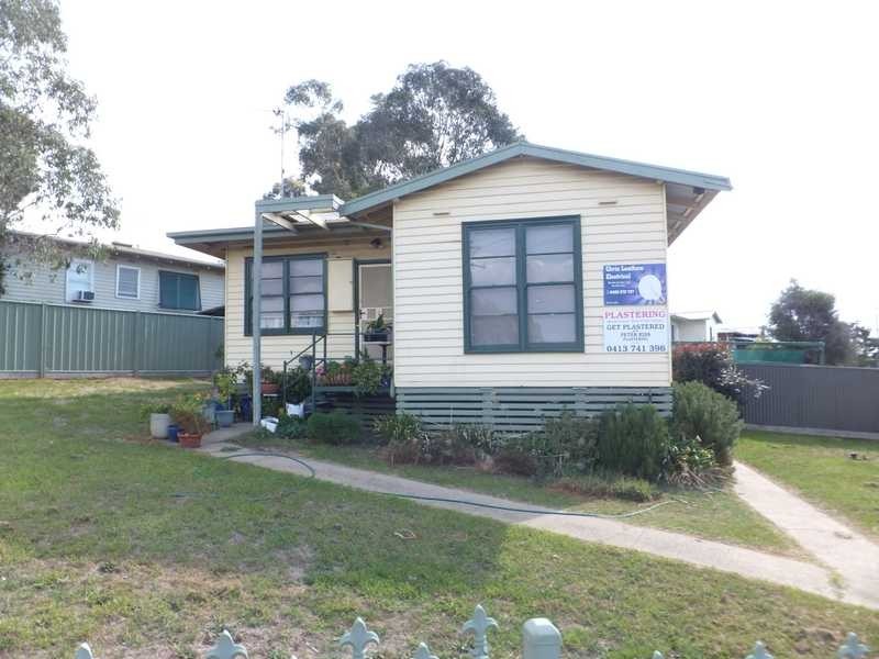 2 Chisholm Crescent, Seymour VIC 3660