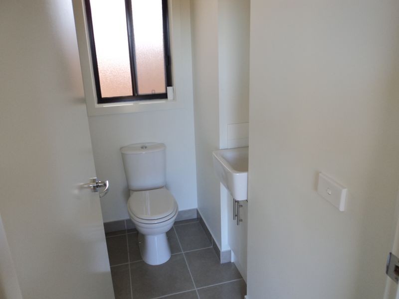 2 Grange Drive, Broadford VIC 3658