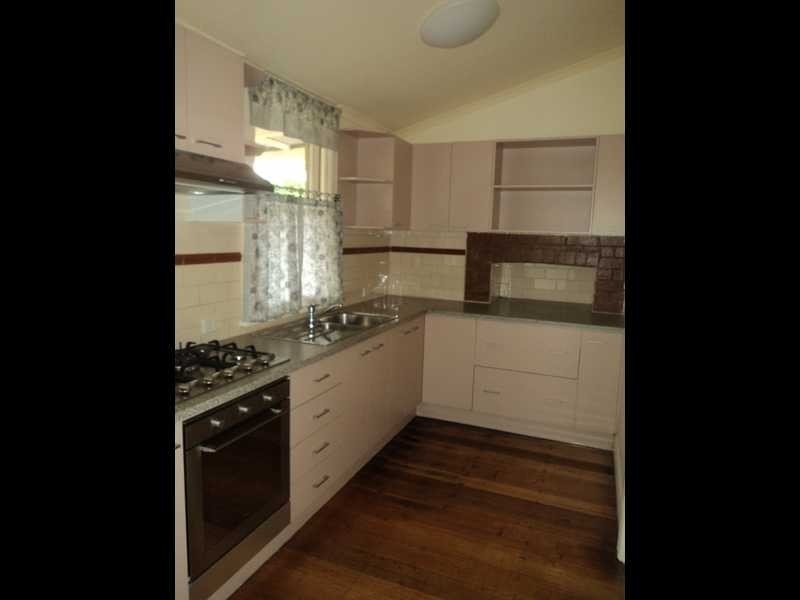 13 Sutherland Street, Broadford VIC 3658