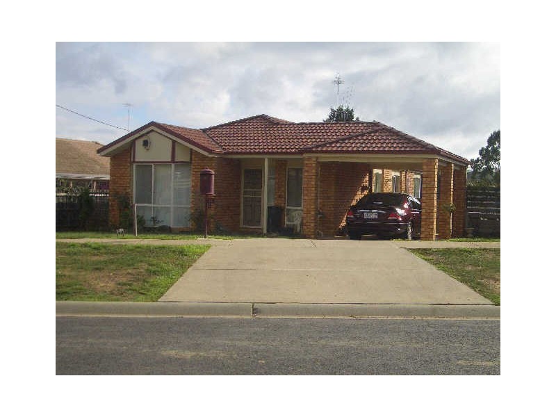 15 Mylson Avenue, Broadford VIC 3658