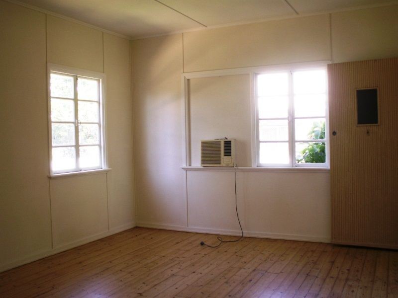 21 Samford Road, Leichhardt QLD 4305