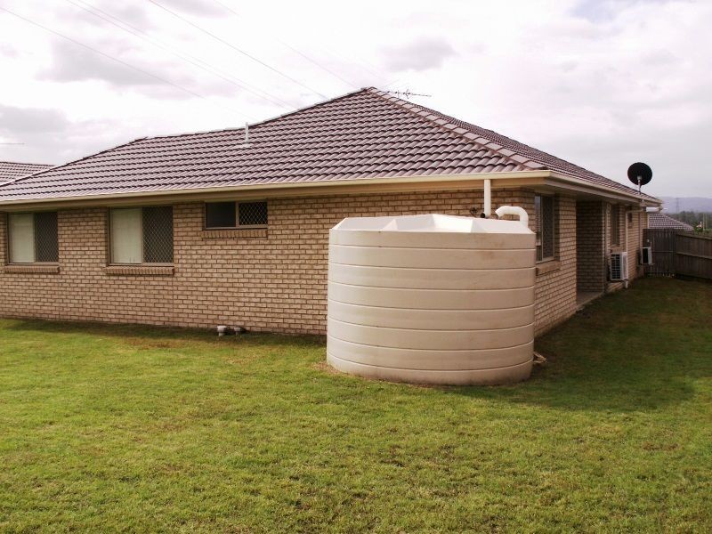 8 Stathis Place, Bundamba QLD 4304