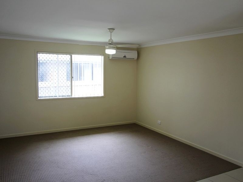 8 Stathis Place, Bundamba QLD 4304