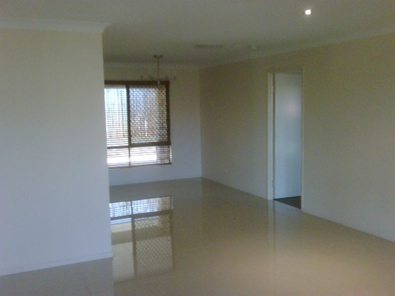 37 Burswood Close, Wulkuraka QLD 4305