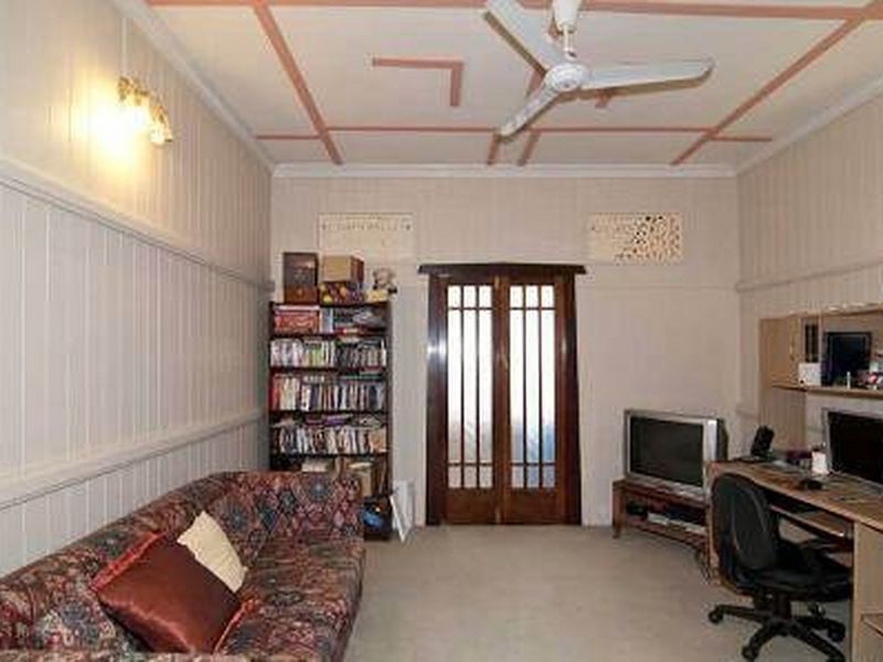 14 Salisbury Road, Ipswich QLD 4305