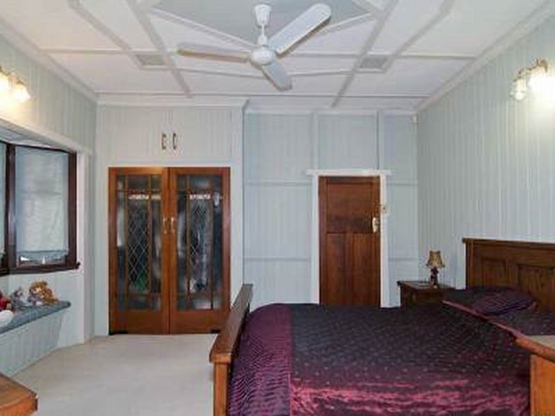 14 Salisbury Road, Ipswich QLD 4305