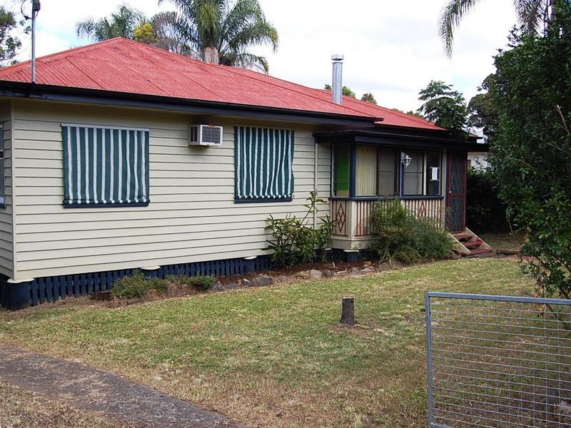 4 Berlin Street, Rosewood QLD 4340