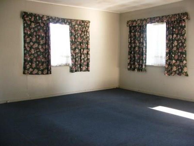 15 Alice Street, Blackstone QLD 4304