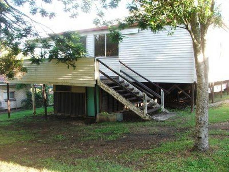 15 Alice Street, Blackstone QLD 4304