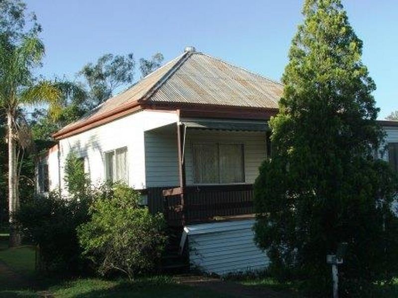 15 Alice Street, Blackstone QLD 4304
