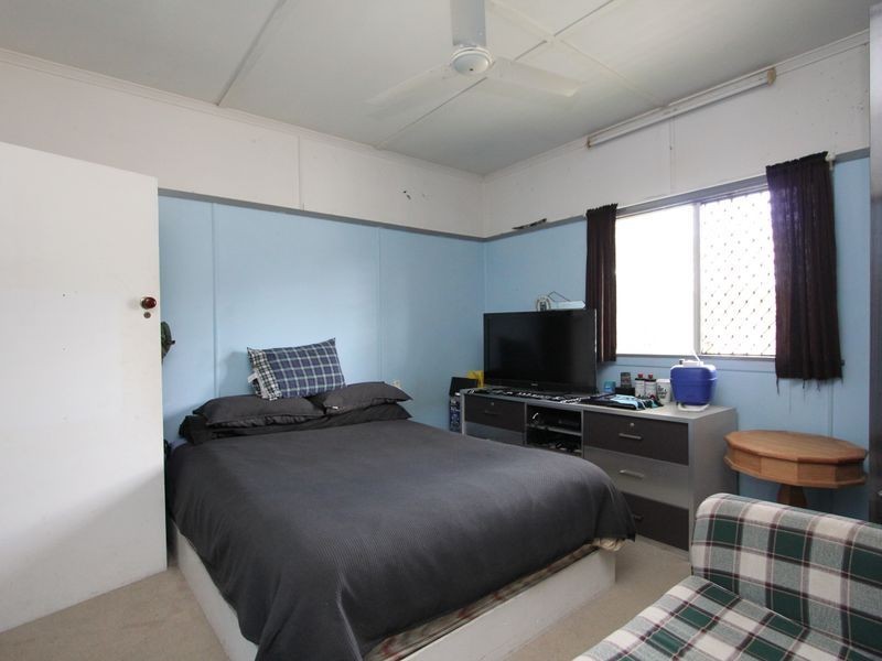 8 Shapcott Street, Eastern Heights QLD 4305