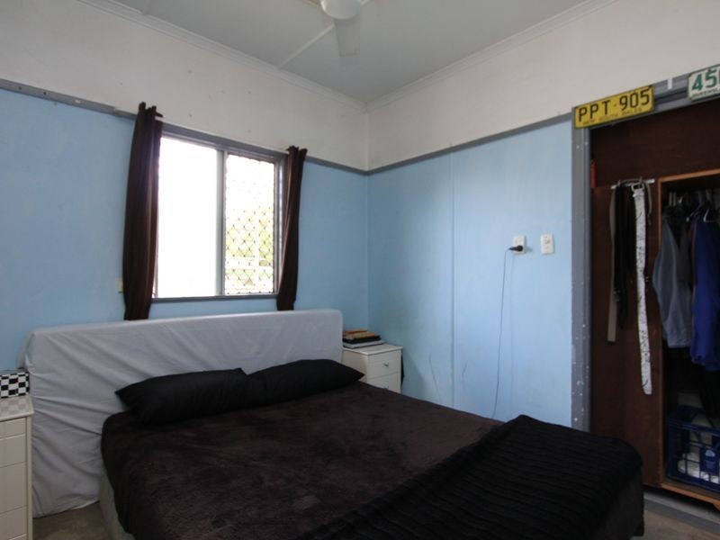 8 Shapcott Street, Eastern Heights QLD 4305